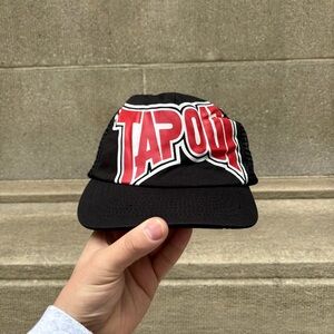 Tapout VTG Y2K black deadstock “Death Grip” trucker hat BNWT